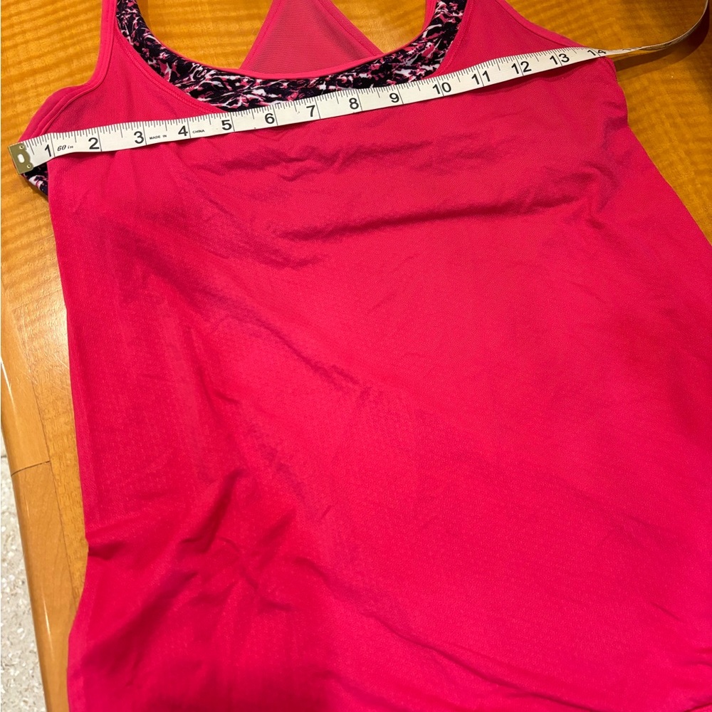 🌸 Lululemon Racerback Tank with Built-In Bra 🌸 - Picture 4 of 10